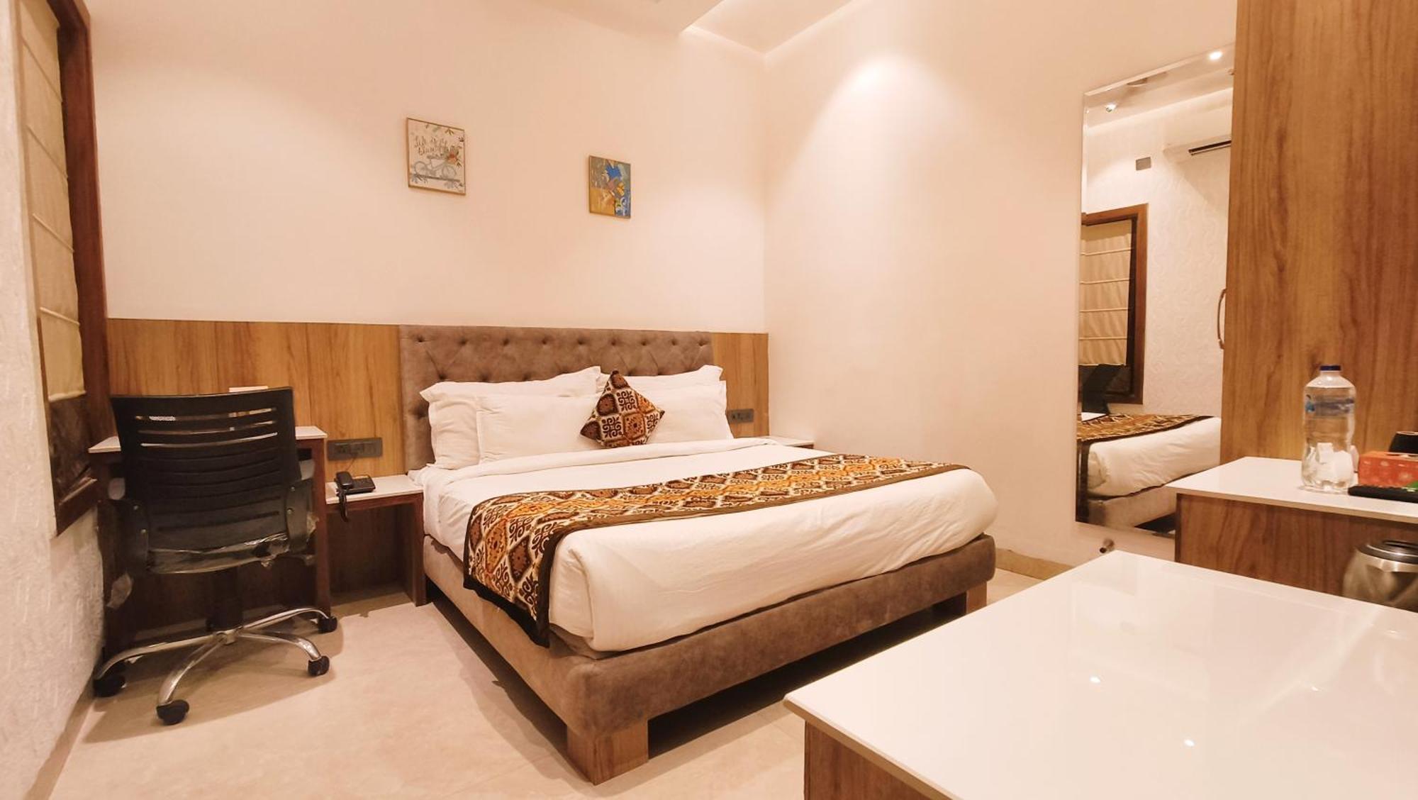 Blessings Hotel Amritsar Exterior photo